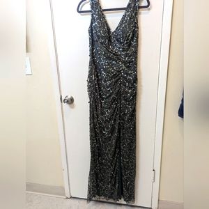 David's Bridal Sequin Gown Size 9, Deep Emerald Green